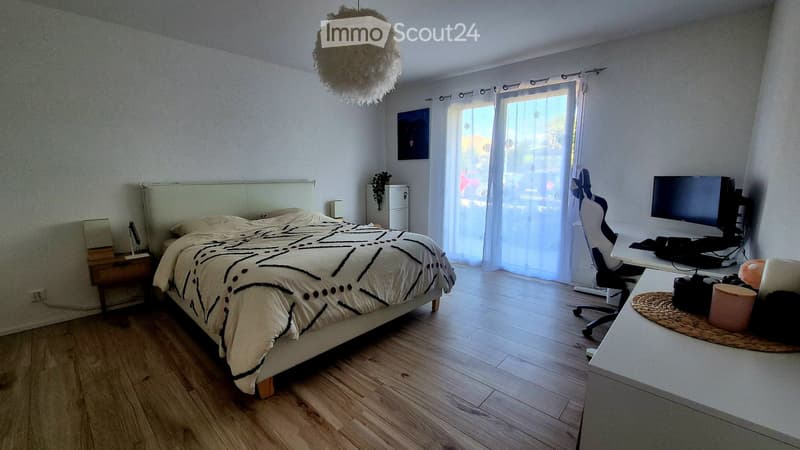 Zu vermieten: 2.5 Zimmer mit eigenem Garten in Prévonloup (2)
