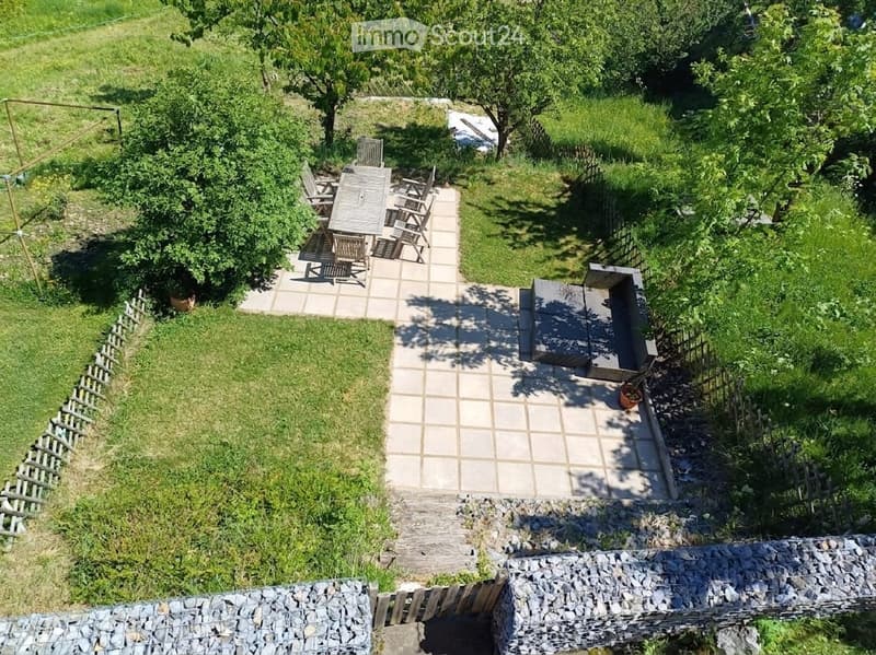 3,5 locali ristrutturati con vista, balcone, giardino e box (5)