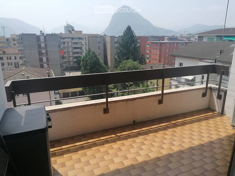 Lugano, 3.5-room attic with indoor parking (1)