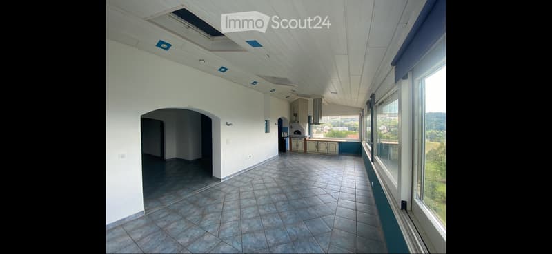 A LOUER - DUPLEX 7,5 pces + dépôt artisanal+ 4 pl. parc (1)