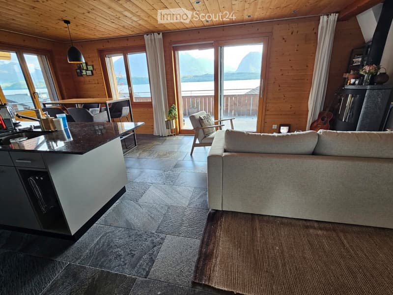 Traumhafte 3.5-Zimmer-Wohnung mit Seeblick in Oberhofen (2)