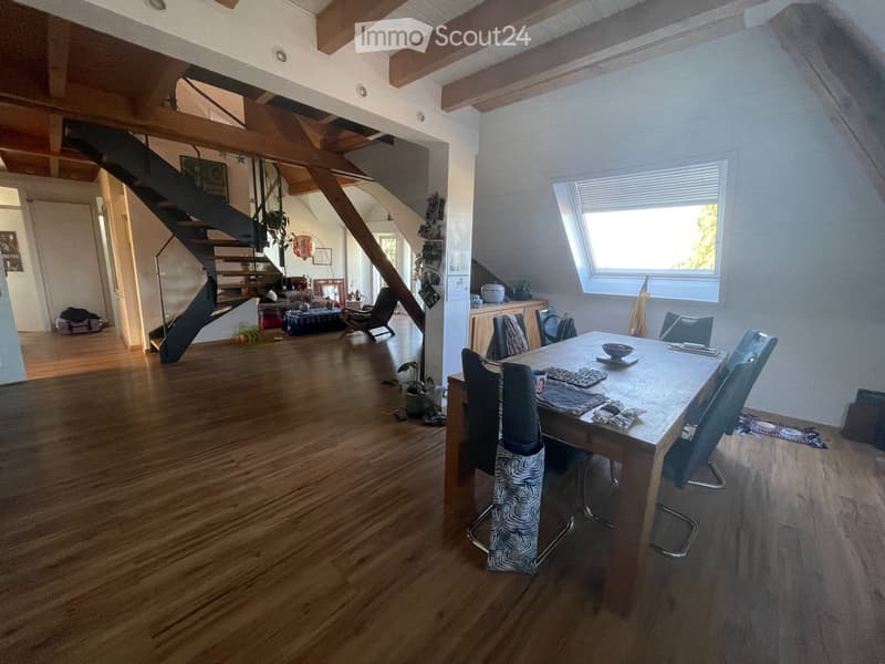 Außergewöhnliche 3. Etage-Dachgeschosswohnung (1)