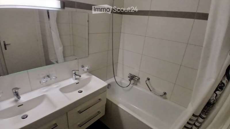 3 pezzi in affitto 94 m² con balcone + parcheggio interno (4)