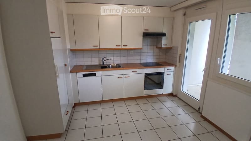 3 pezzi in affitto 94 m² con balcone + parcheggio interno (5)