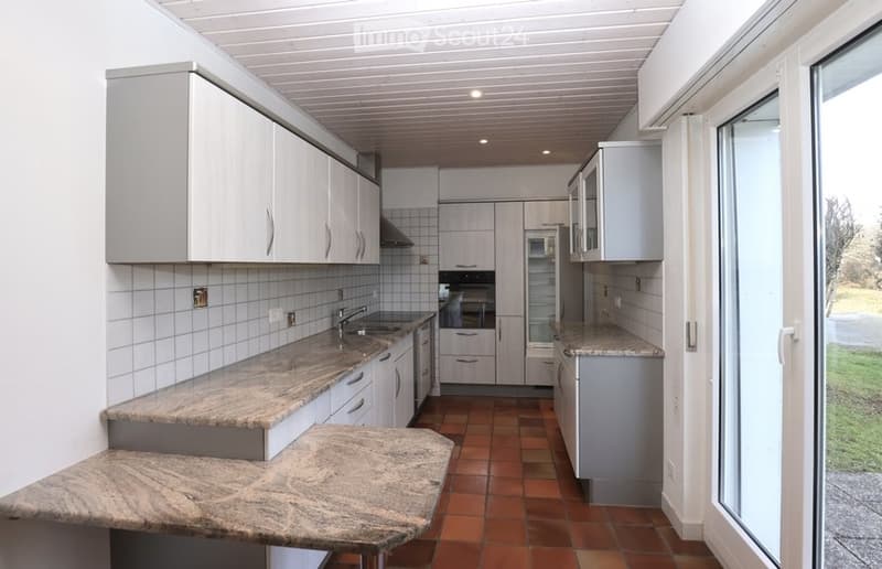 Maison familiale avec beau terrain situé au calme (3)