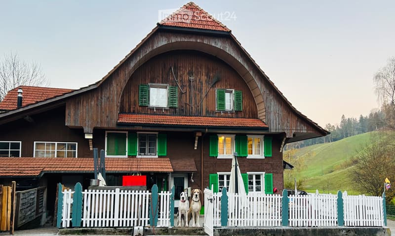 Farmhouse with terrace and garden (1)