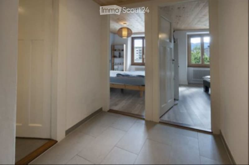 Appartamento ristrutturato di 4 locali nel centro di Collombey (4)
