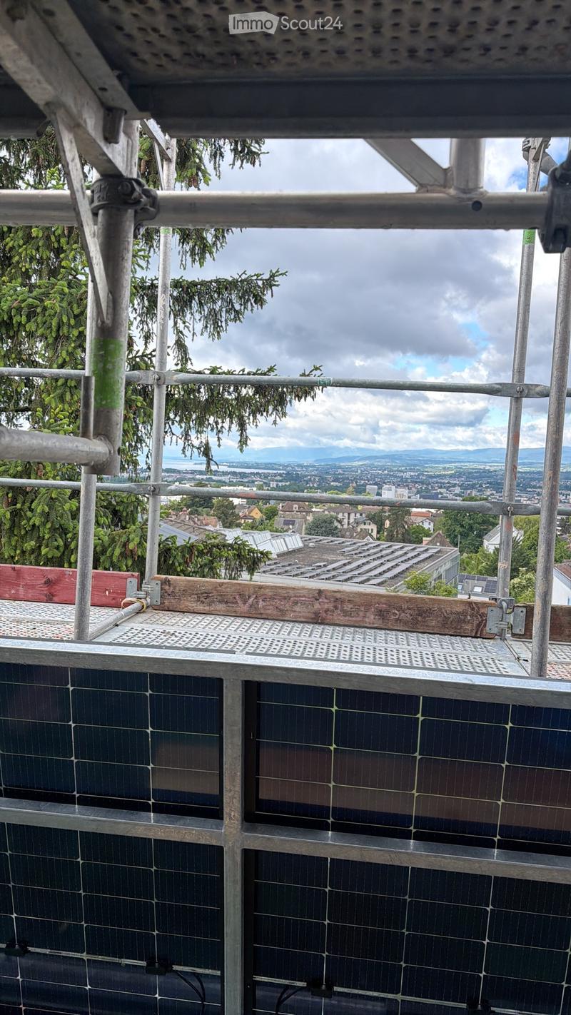 Renovated apartment with partial lake view (5)
