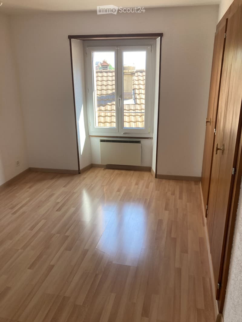 Zu vermieten ein 3,5-Zimmer-Apartment im Zentrum von Troistorrents (2)