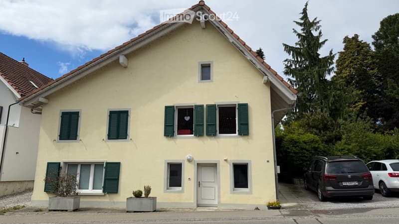 Character village house in Lugnorre, Mont-Vully (2)