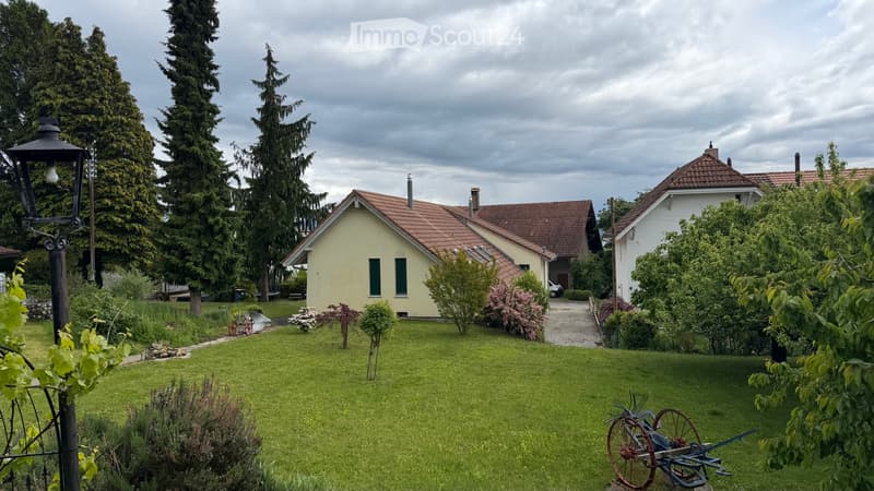 Character village house in Lugnorre, Mont-Vully (1)