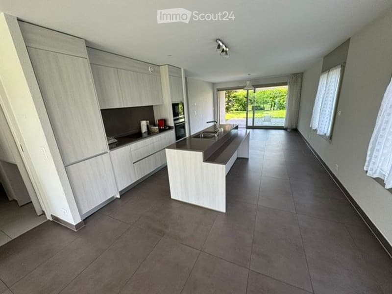 Molto bello appartamento di 4 locali di 89 m2 nel cuore del villaggio di Soral (5)