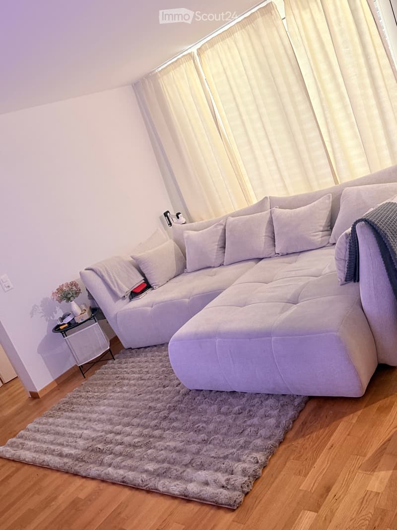Ripreso in affitto: 2,5 locali con balcone a Romont (3)