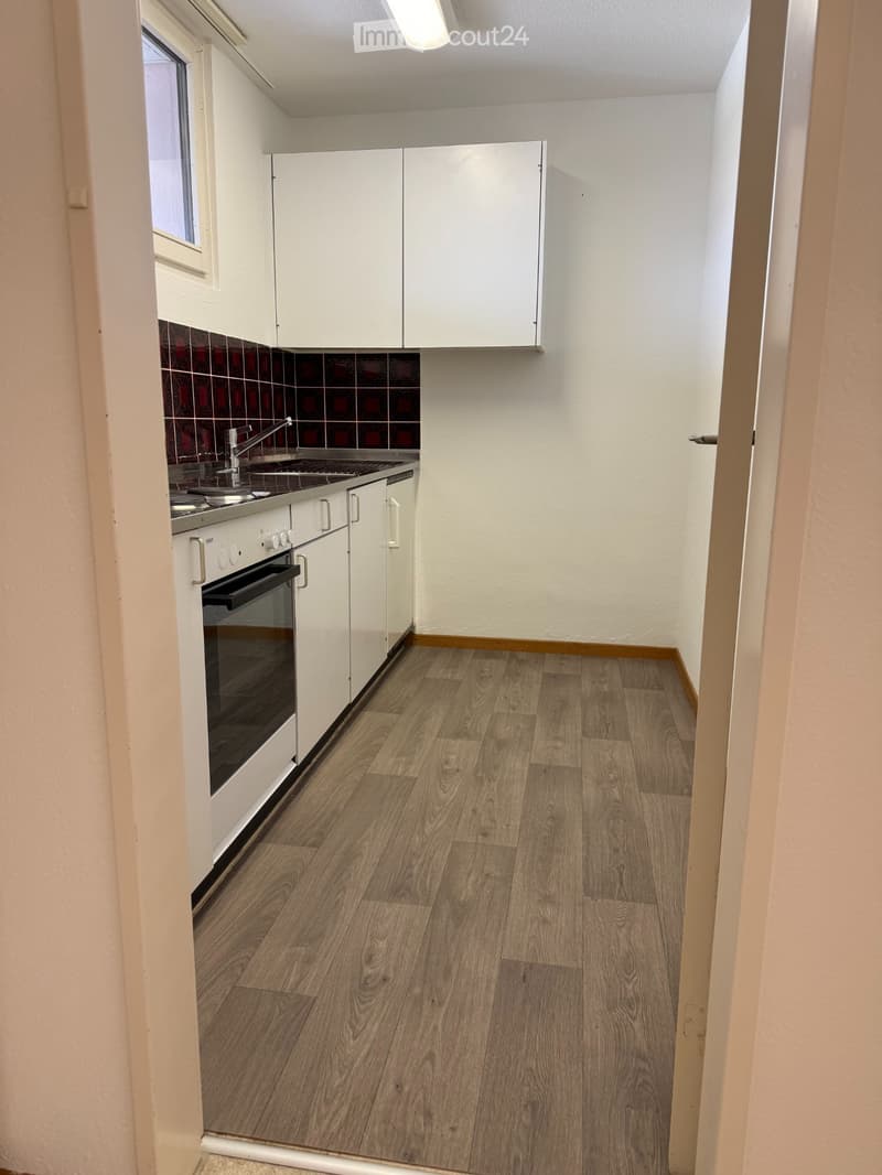 Schöne 2.5-Zimmer-Wohnung in Baden per sofort zu vermieten (2)