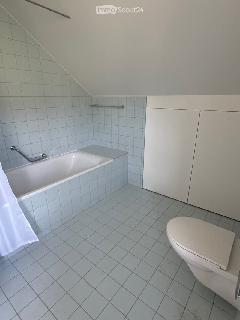Appartamento di 4,5 locali in una villa di 3 appartamenti. (9)