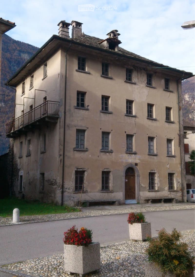 Large Patrician House of 1820 (2)