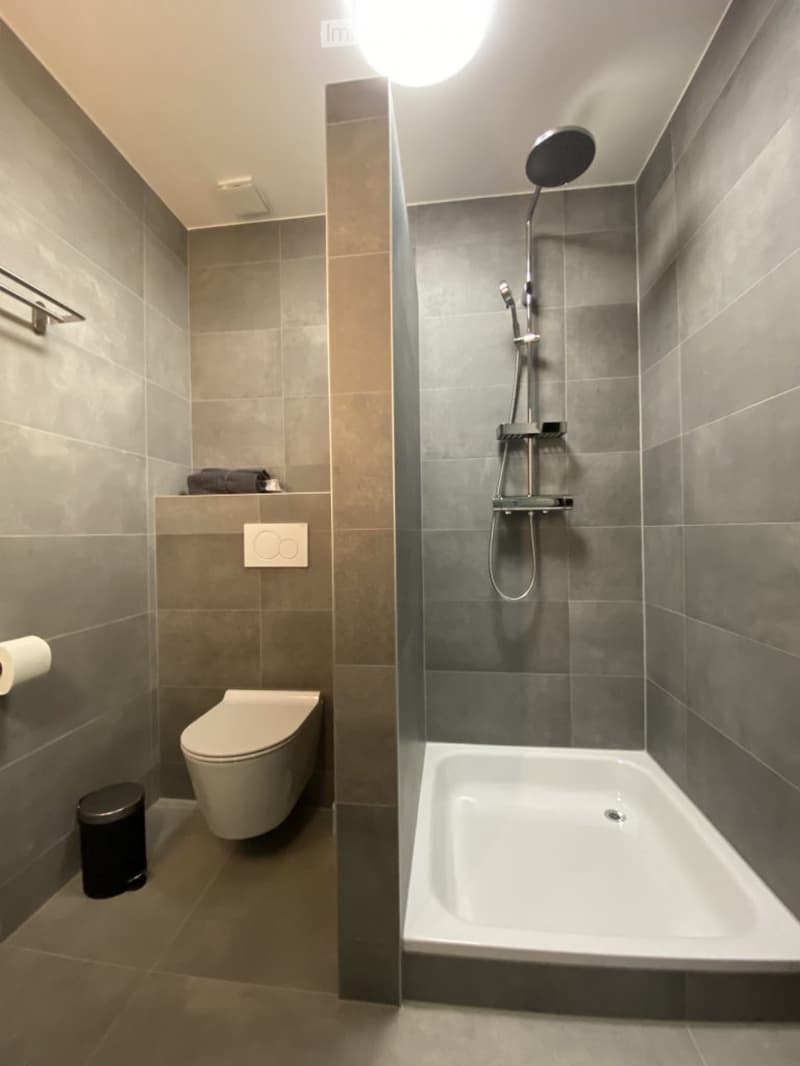 Camera in condivisione con bagno privato (2)
