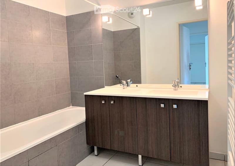 Appartement 3 pièces avec balcon à Zürich-Seebach (5)