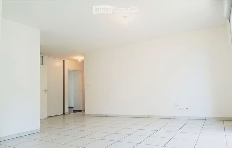 Appartement 3 pièces avec balcon à Zürich-Seebach (2)