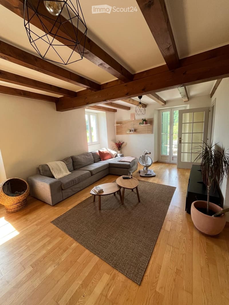 Villa 5,5 locali a Juriens, disponibile dal 15 luglio (1)