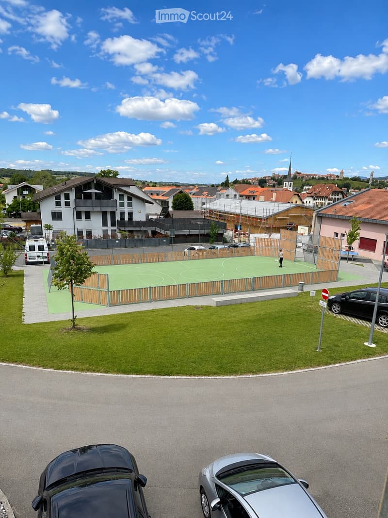 Zu vermieten: Schönes 4,5-Zimmer-Apartment in Billens - sehr attraktiver Mietpreis! (1)