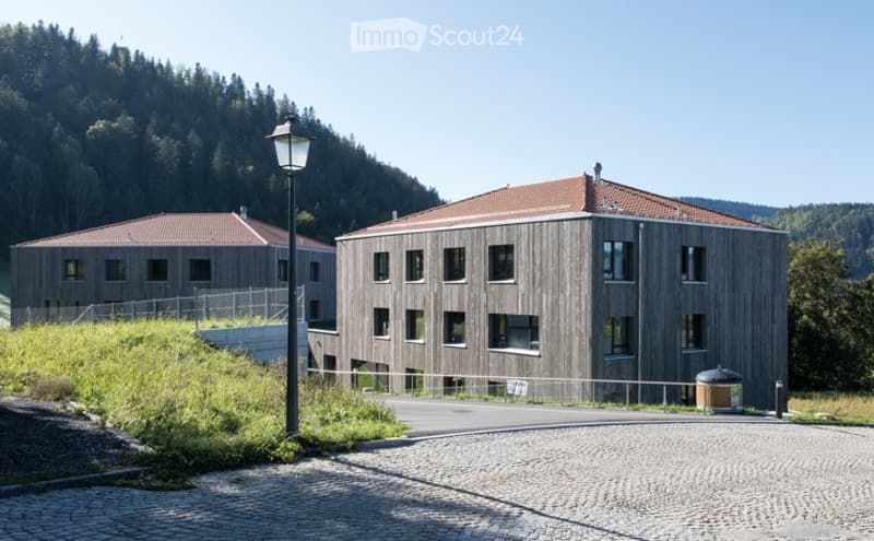 Appartamento moderno di 2 locali con balcone e vista sulla foresta (4)