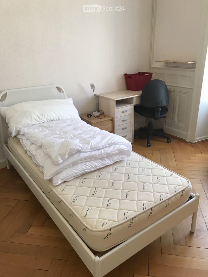 Chambre meublée à louer à étudiant/e UNIQUEMENT (2)