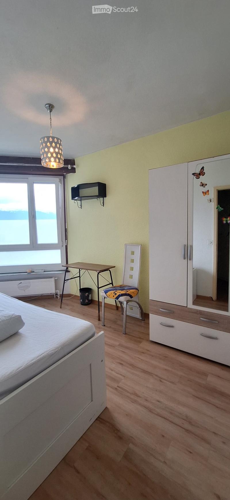 Zimmer möbliert zur Miete in 5-Zimmer-Wohnung (1)