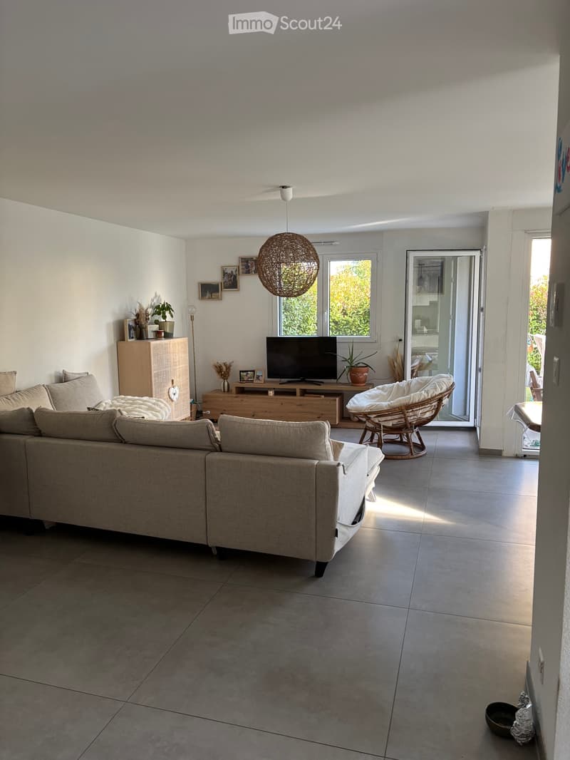 Appartamento 5.5 locali con giardino ad Aigle (3)