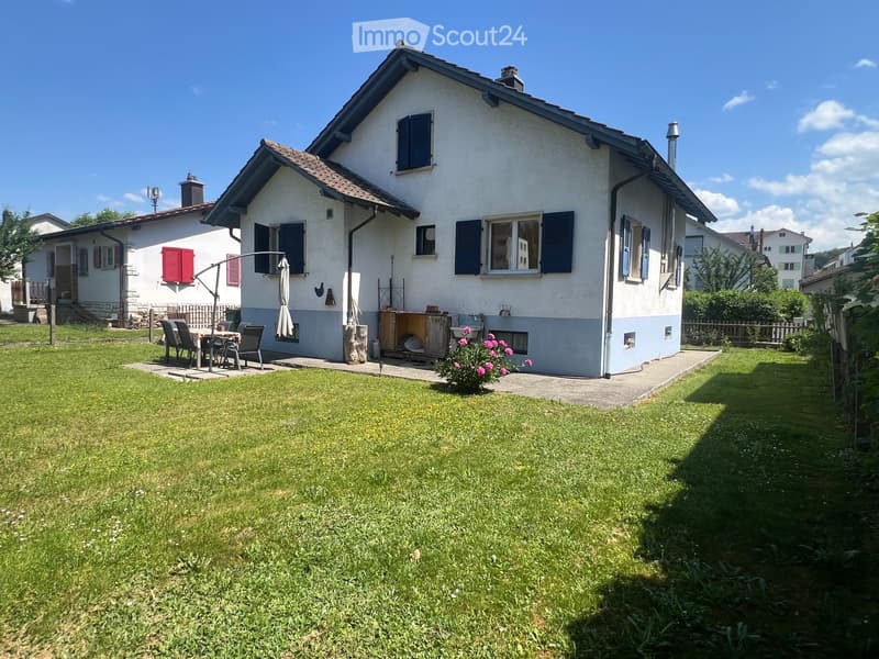Familienvilla mit Garten und großzügigen Räumen in Porrentruy (1)