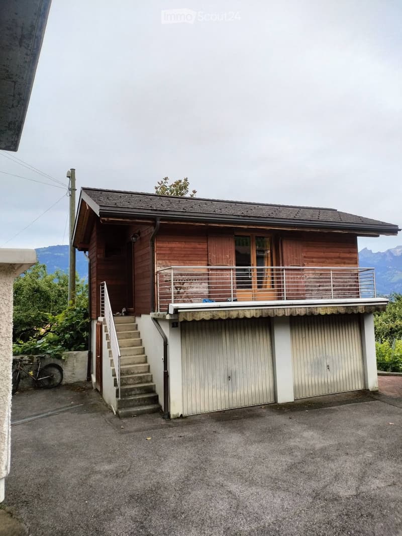Studio Indipendente con Balcone e Posto Auto (1)