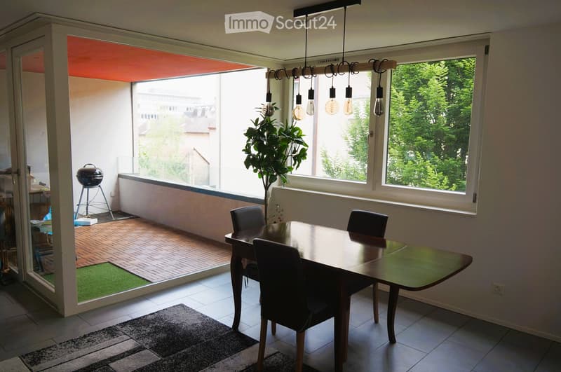 Großzügige, helle Wohnung 4,5: umgeben von Grün (4)