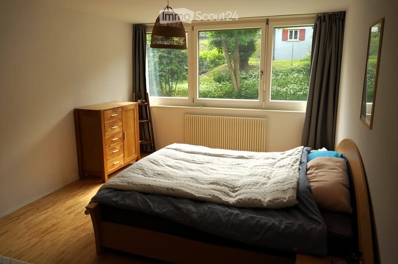 Großzügige, helle Wohnung 4,5: umgeben von Grün (2)