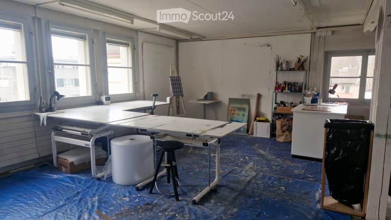 Espace dans atelier de peinture collectif (2)