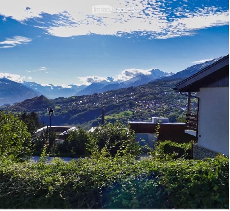 Villa indipendente con grande terreno (4)