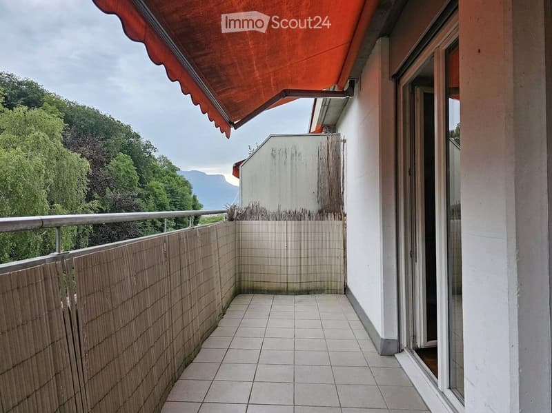Situato in posizione ideale e con vista sul lago (2)
