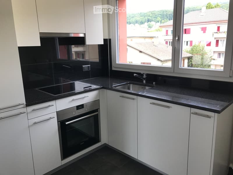 Peseux, Très beau 2 pièces avec balcon (4)