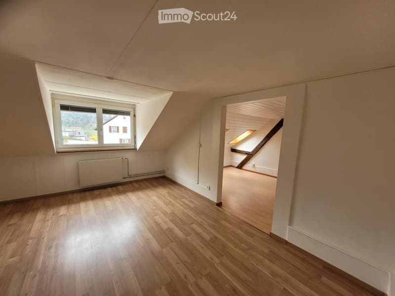 A louer Bel Appartement Mansardé 5,5 pièces. à St-Imier (1)