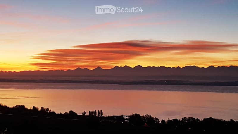 Villa mit atemberaubendem Blick auf den See und die Alpen (4)