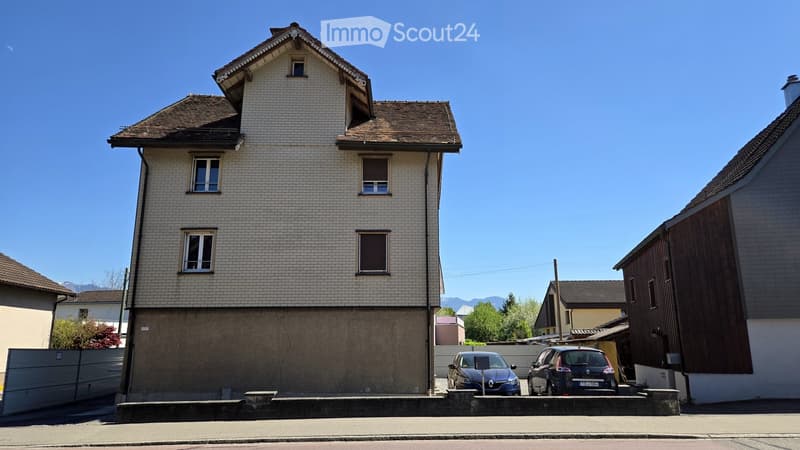 In Oberriet 4-story pension (10 rooms) for investment price (1)