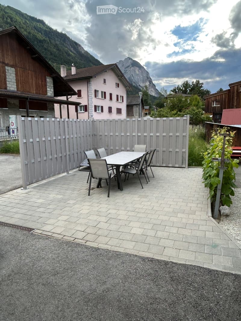 Moderne 2.5-Zimmerwohnung mit privatem Sitzplatz in Agarn (5)