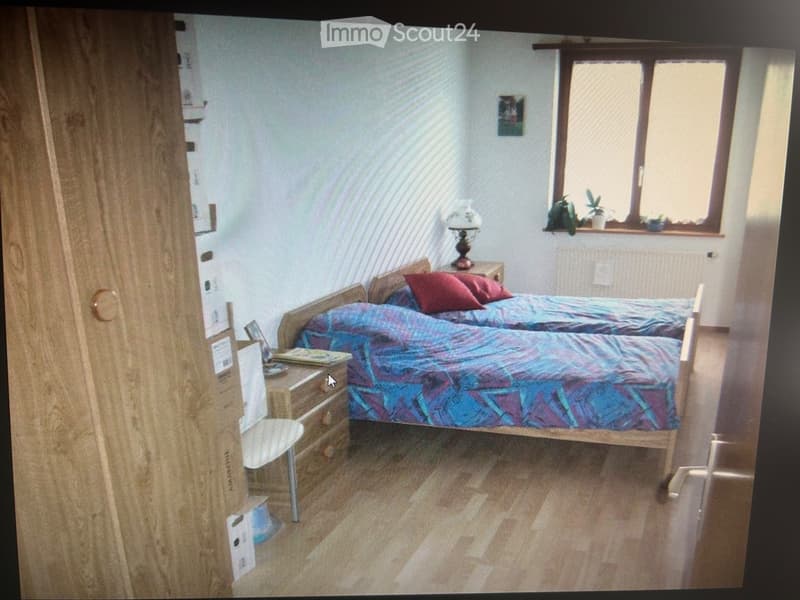 Zu vermieten geräumige Wohnung (3)