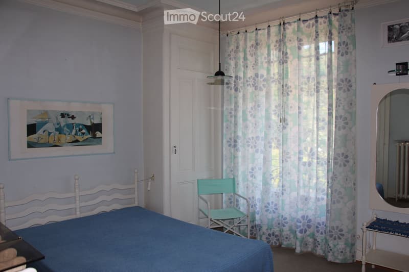 Beautiful old apartment, furnished, with 6 rooms in the city center (3)