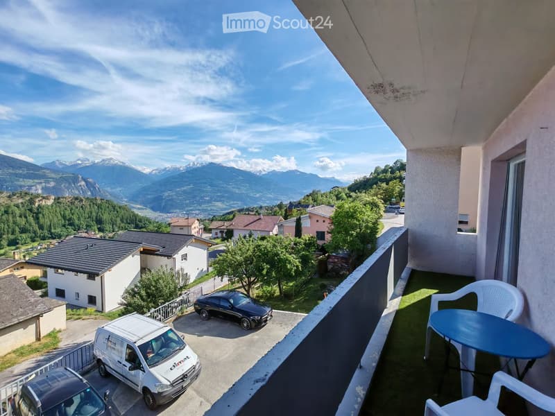 Luminoso appartamento di 4,5 locali con vista panoramica (1)