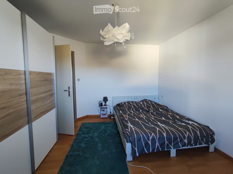 Geräumiges, sehr helles 3-Zimmer-Apartment (2)