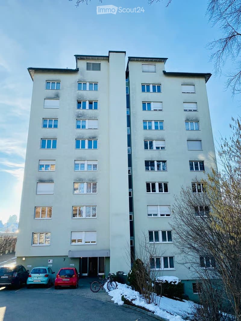 Affordable 4-room apartment in attractive residential area (1)