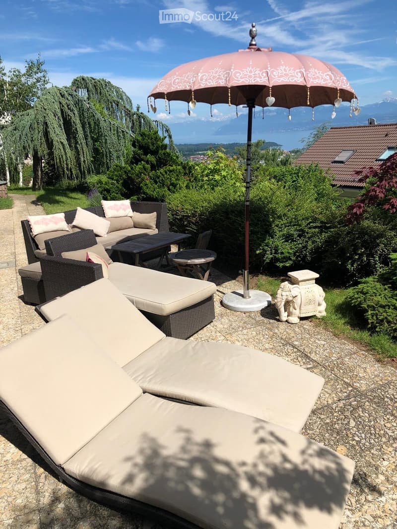 Apartment with garden to renovate with lake view (1)