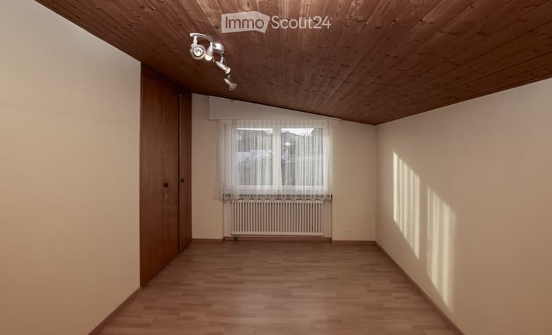 Casa familiare con bel terreno situata in zona tranquilla (5)