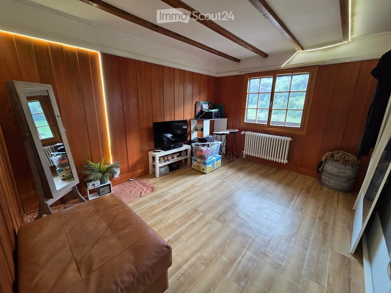 Wohnung mit 3 Zimmern, Außenbereich und Parkplatz (3)