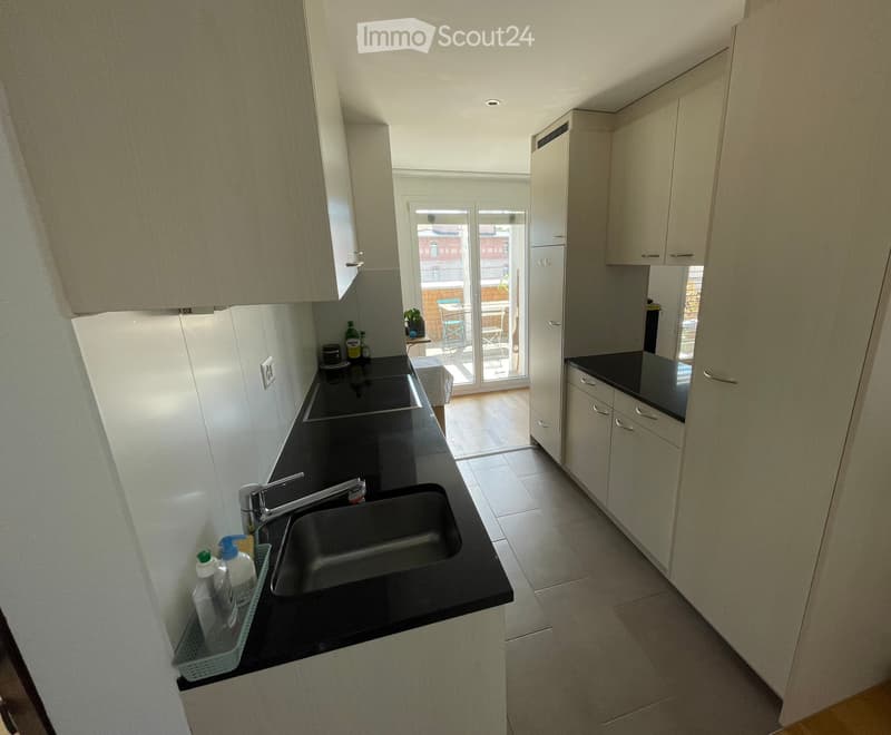 Geräumige Wohnung mit großem Balkon (4)
